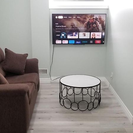 2 Bedroom Luxury Apartment グエルフ エクステリア 写真